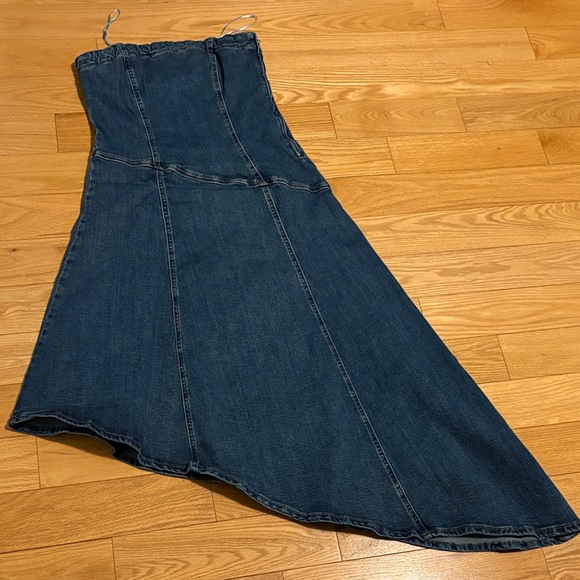 Dynamite Dark Blue Midi Dress - Picture 1 of 3